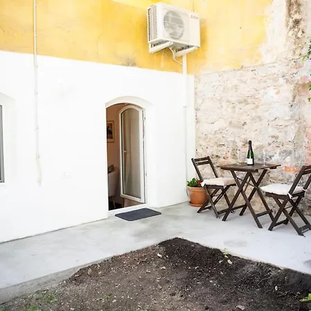 Jerry's Old Town Garden דירה *