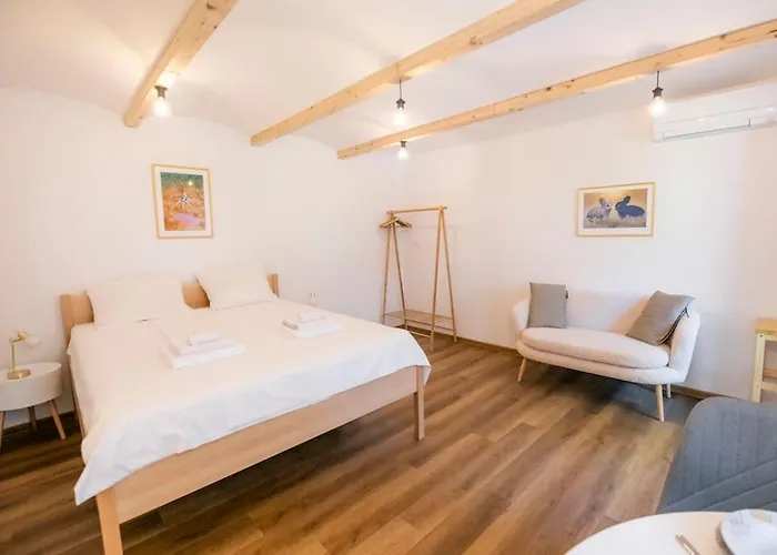 Jerry's Old Town Garden