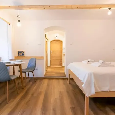 Jerry's Old Town Garden