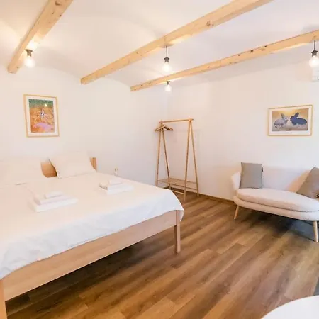 Jerry's Old Town Garden