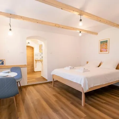 Jerry's Old Town Garden Lejlighed *