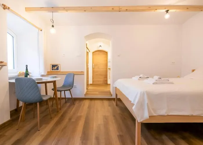 Jerry's Old Town Garden