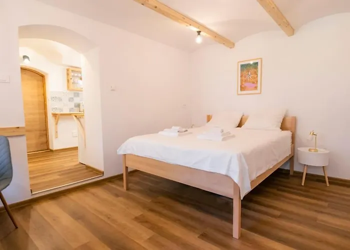 Jerry's Old Town Garden *