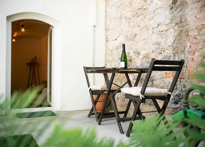 Jerry's Old Town Garden Apartment