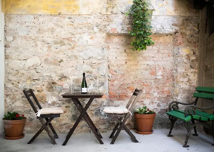 Apartment Jerry's Old Town Garden